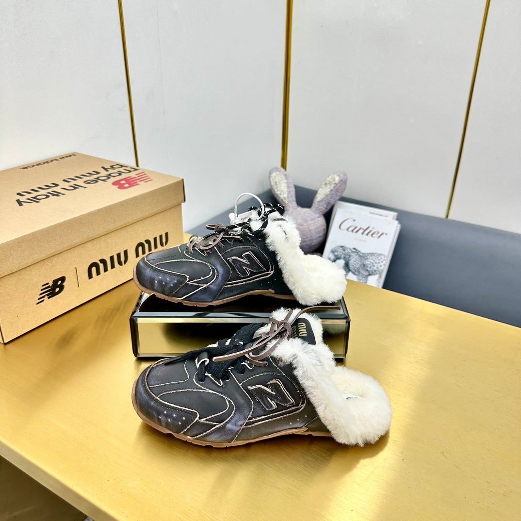 M-Sneakers