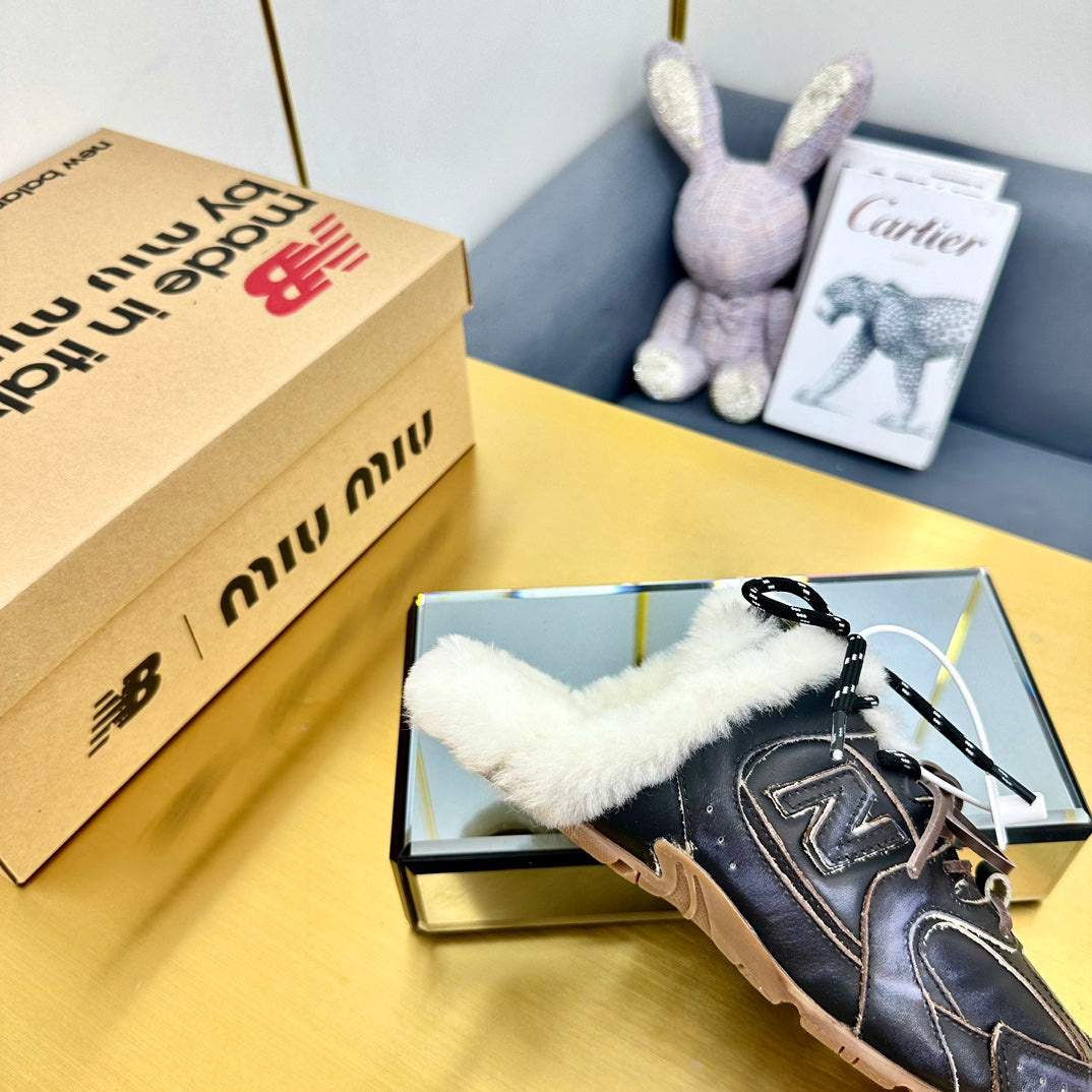 M-Sneakers