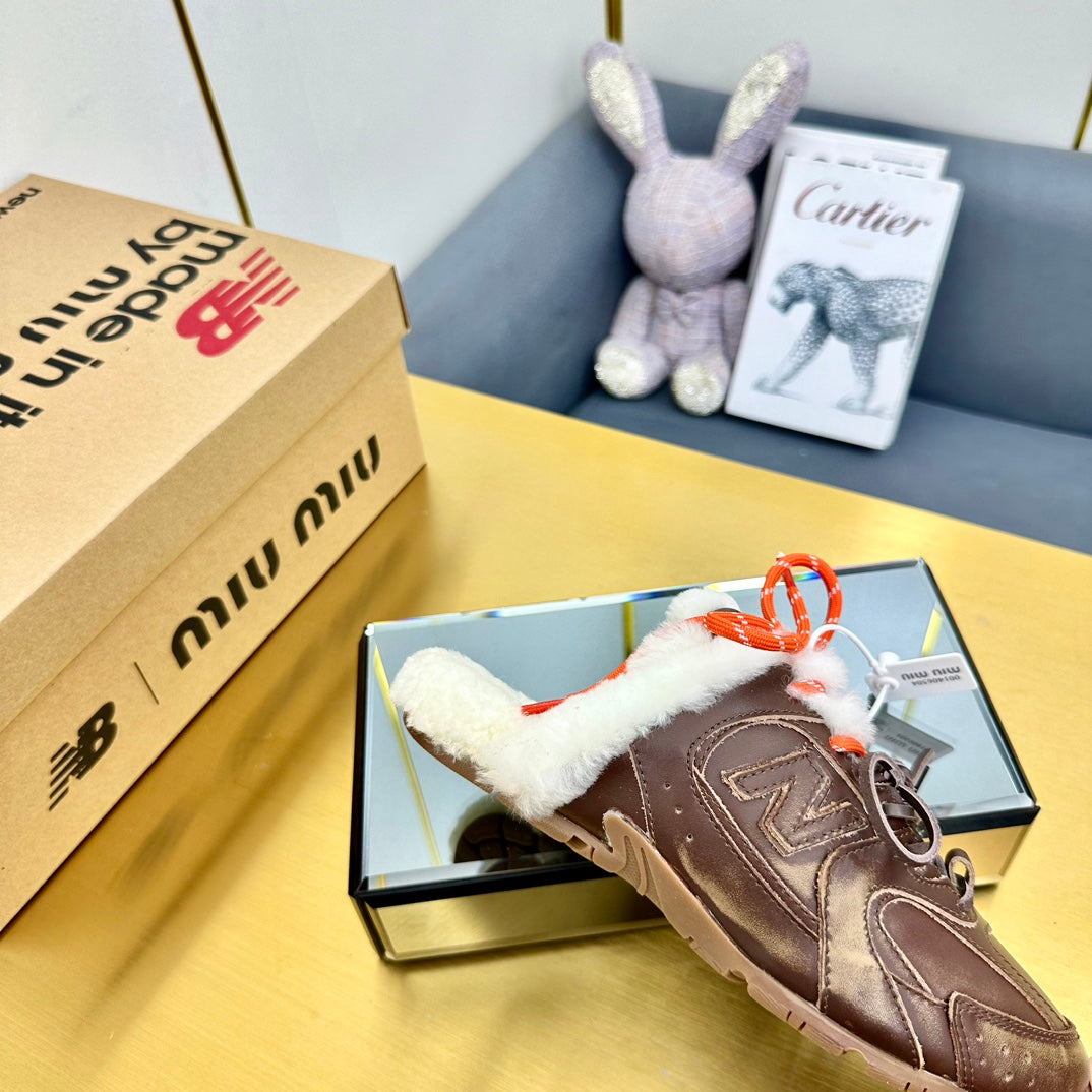 M-Sneakers