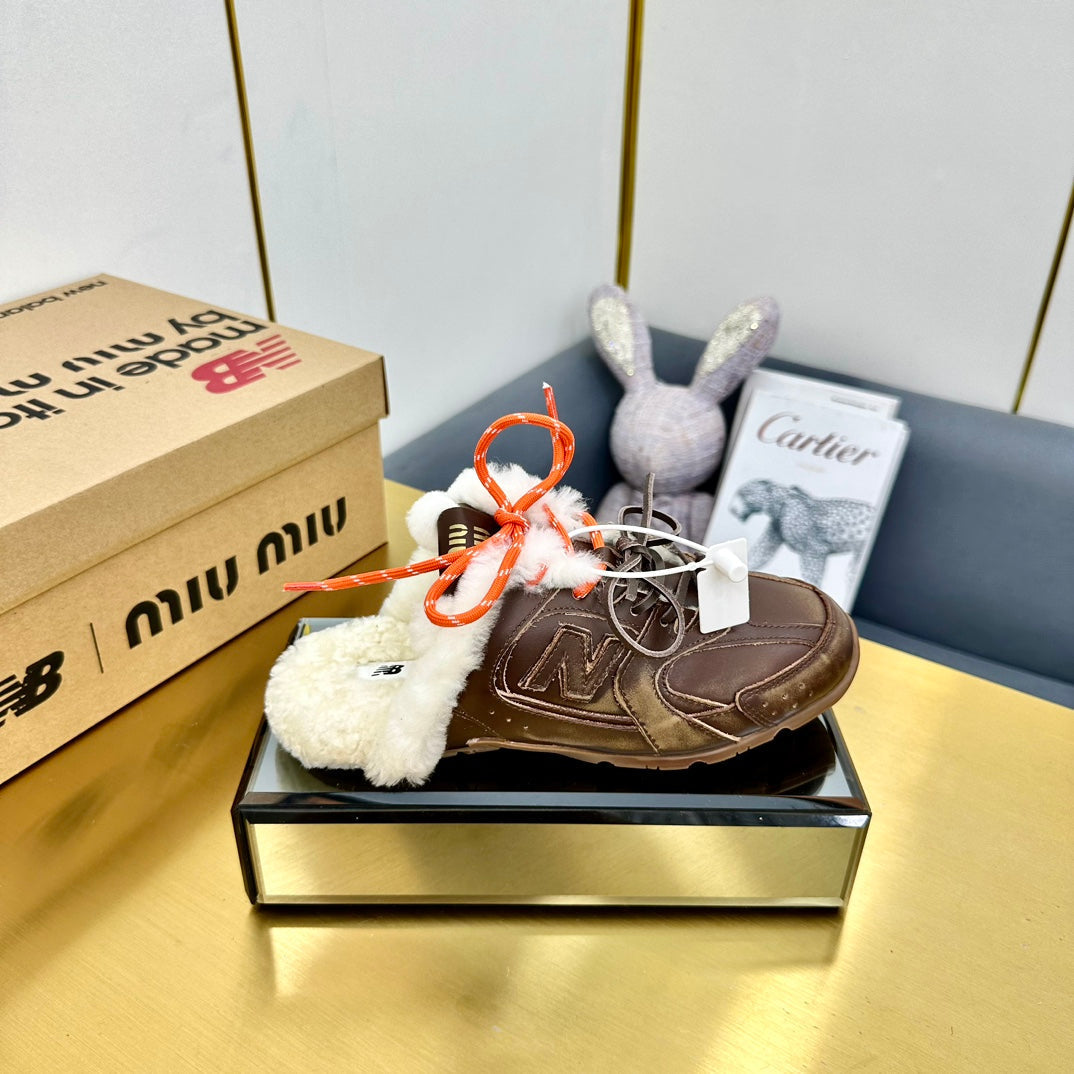 M-Sneakers