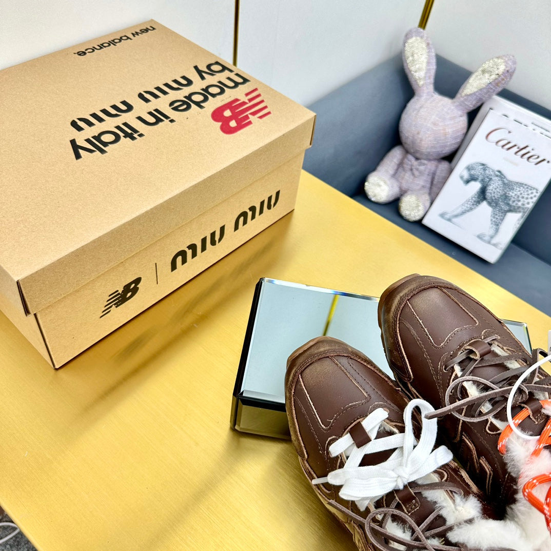 M-Sneakers