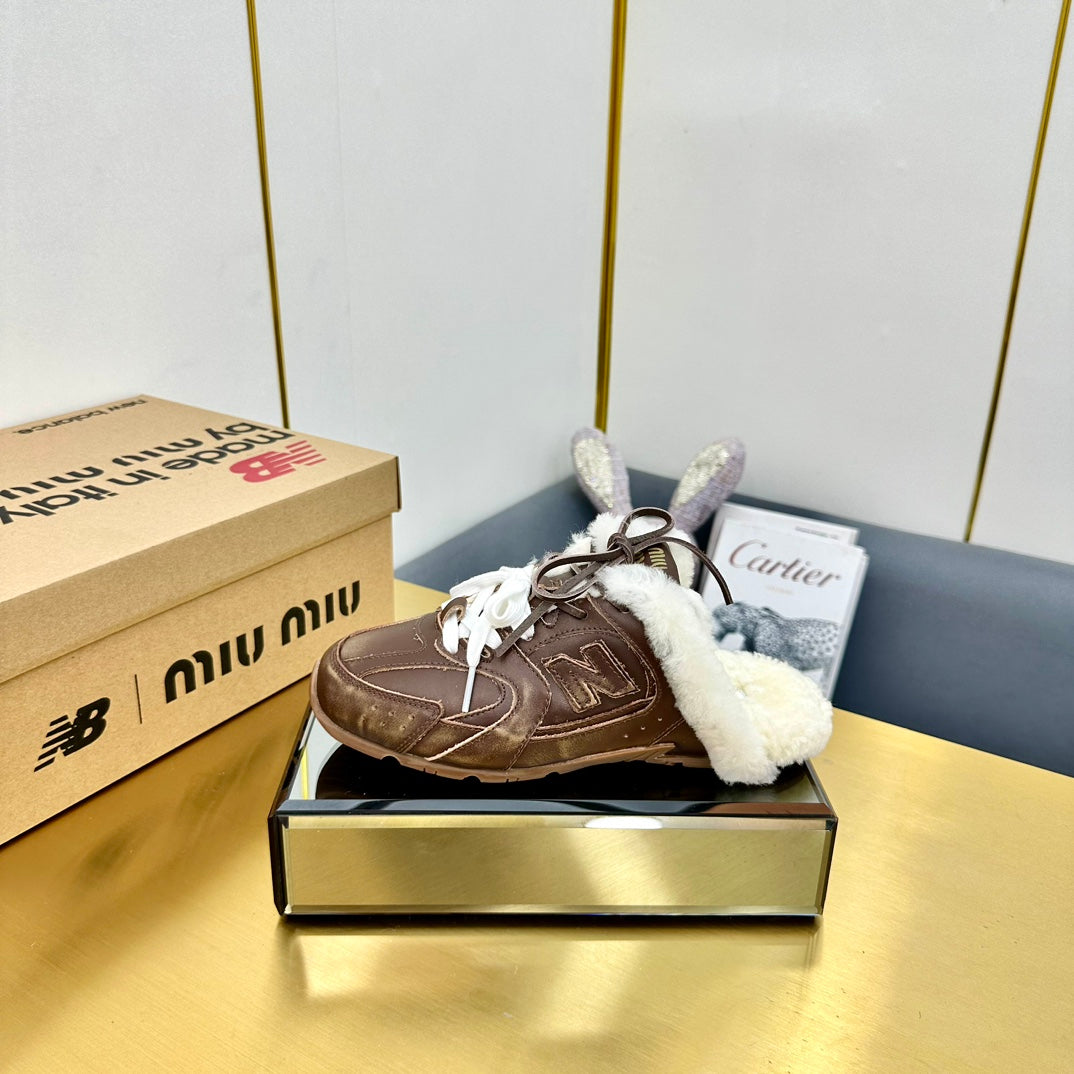 M-Sneakers