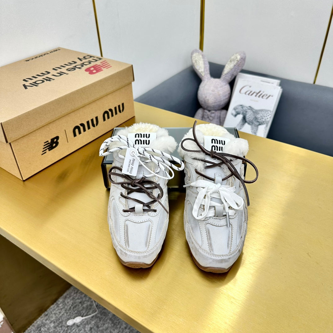 M-Sneakers