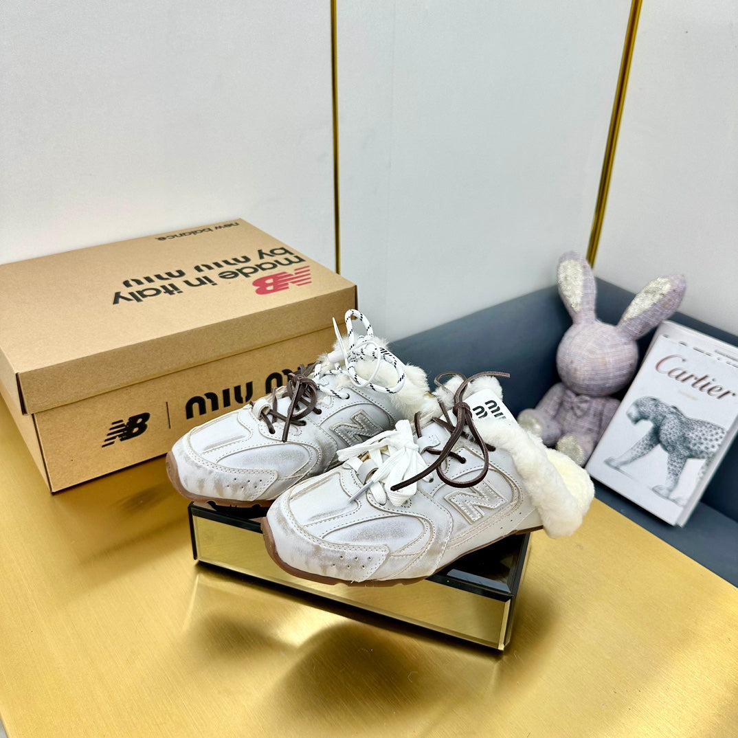 M-Sneakers