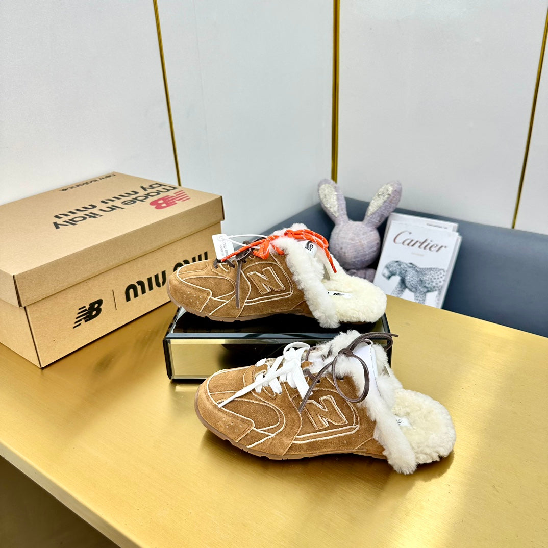 M-Sneakers