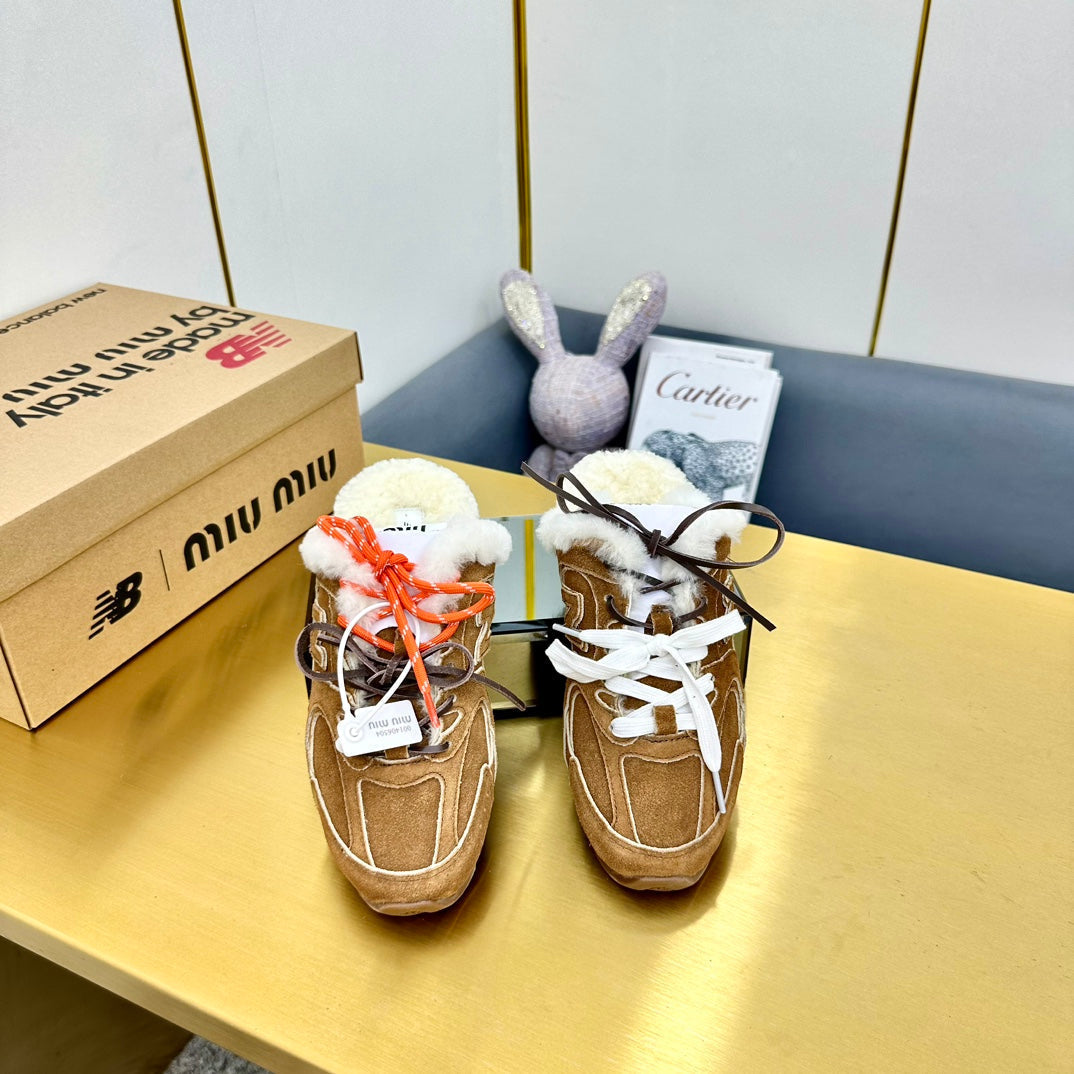 M-Sneakers