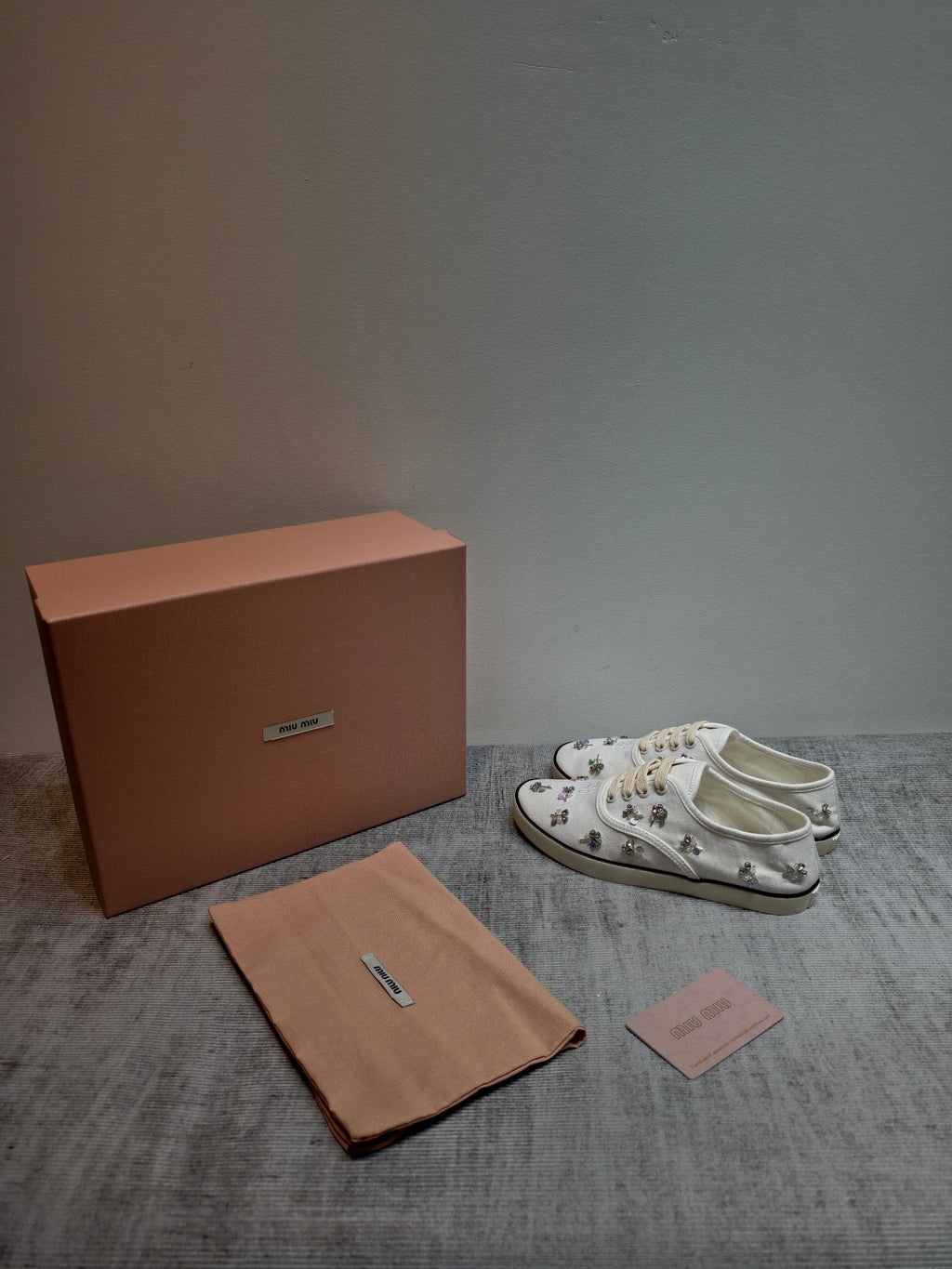 M-Sneakers
