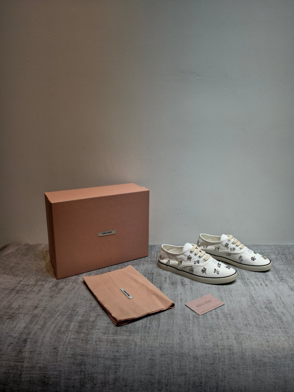 M-Sneakers