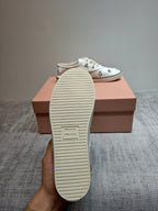 M-Sneakers