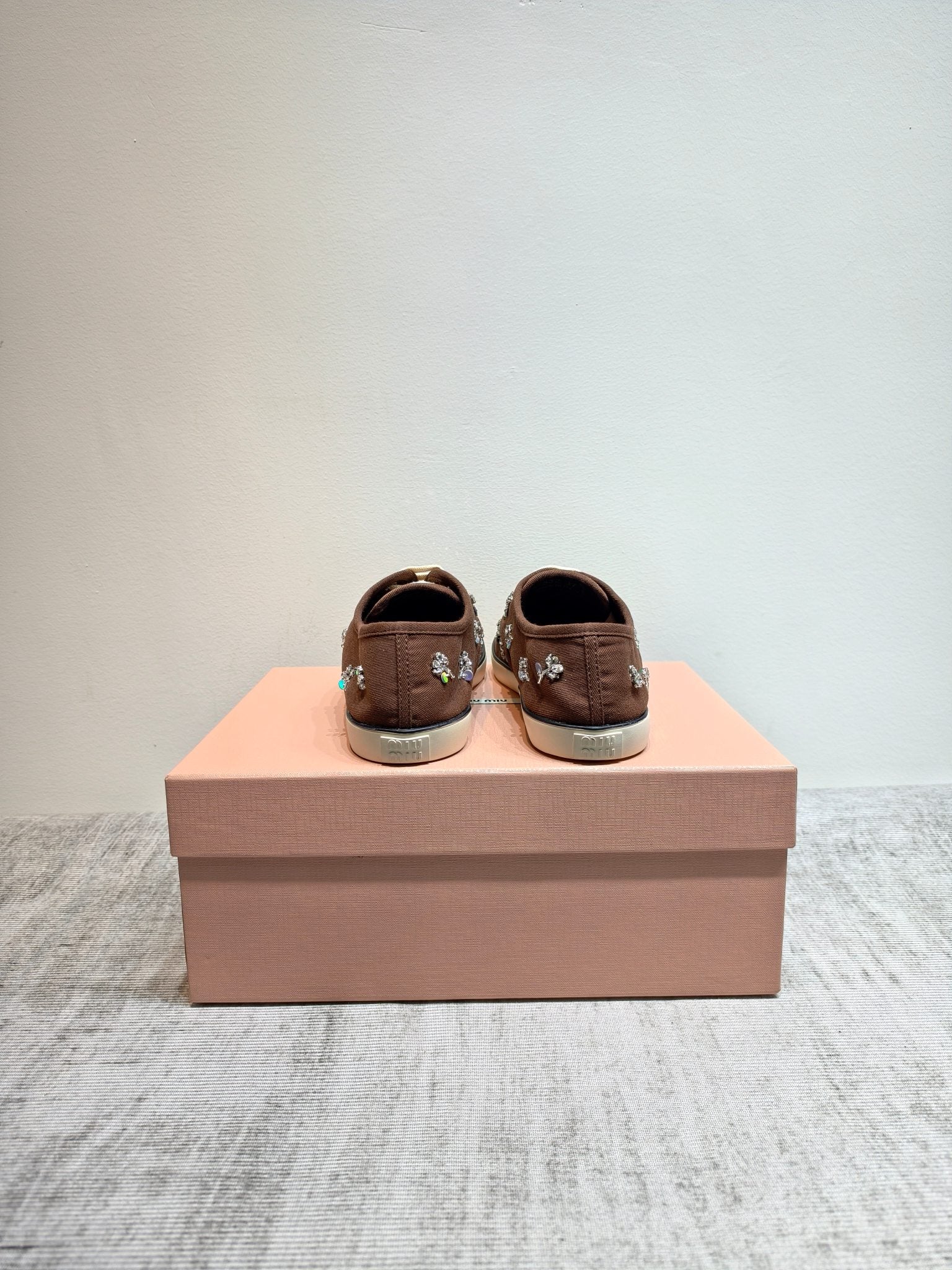 M-Sneakers