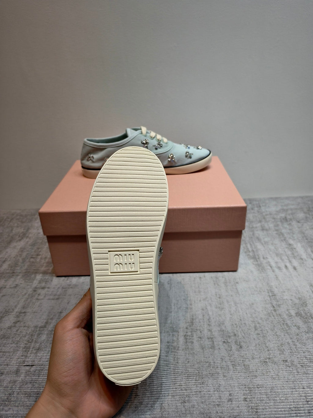 M-Sneakers