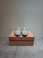 M-Sneakers