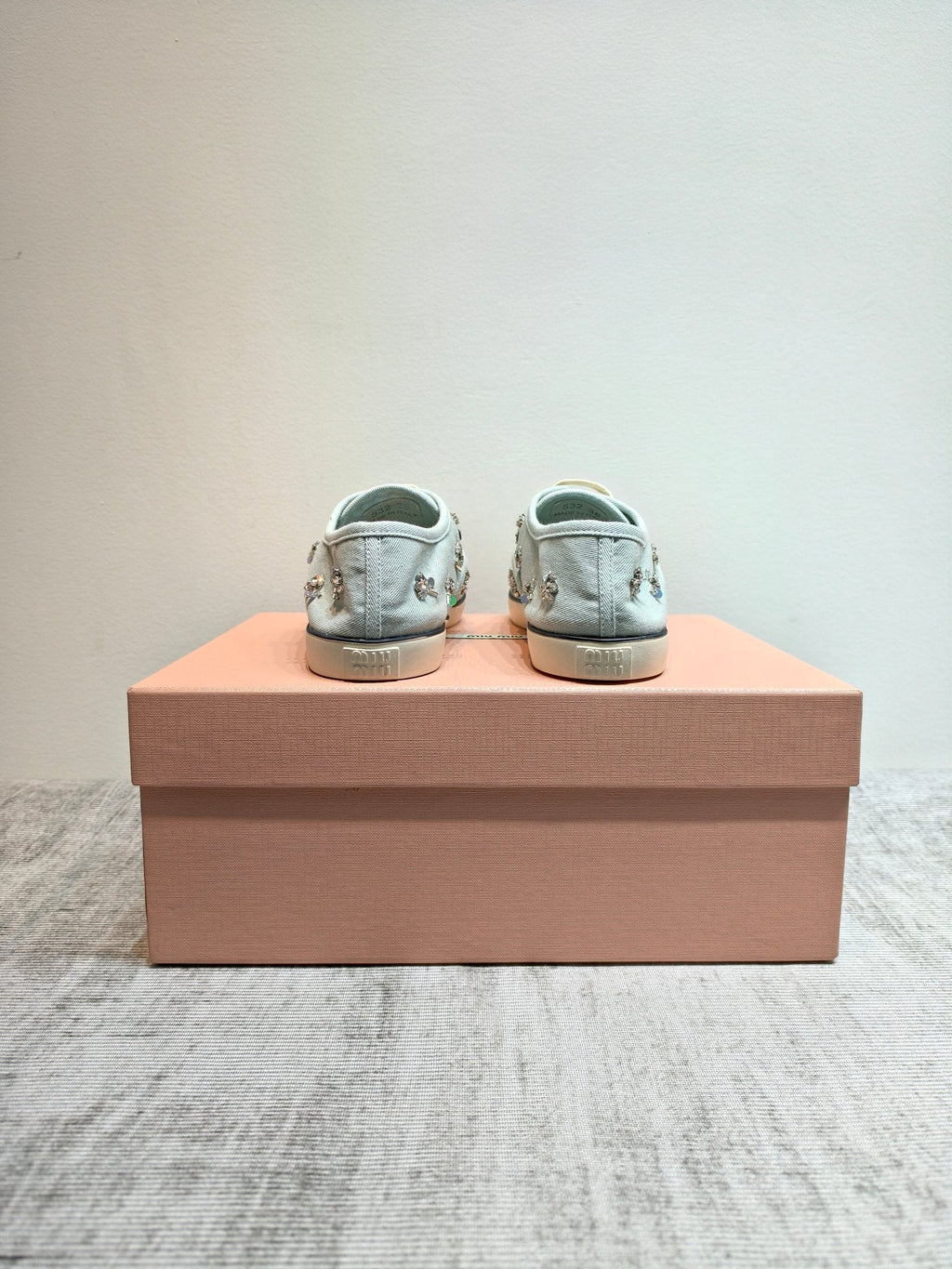 M-Sneakers