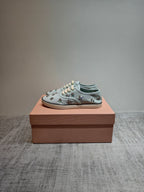 M-Sneakers