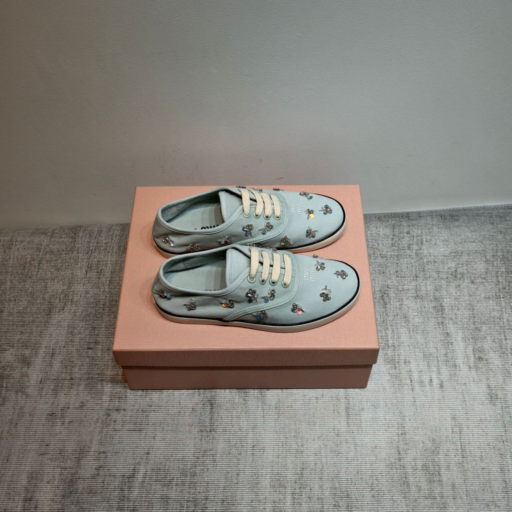 M-Sneakers