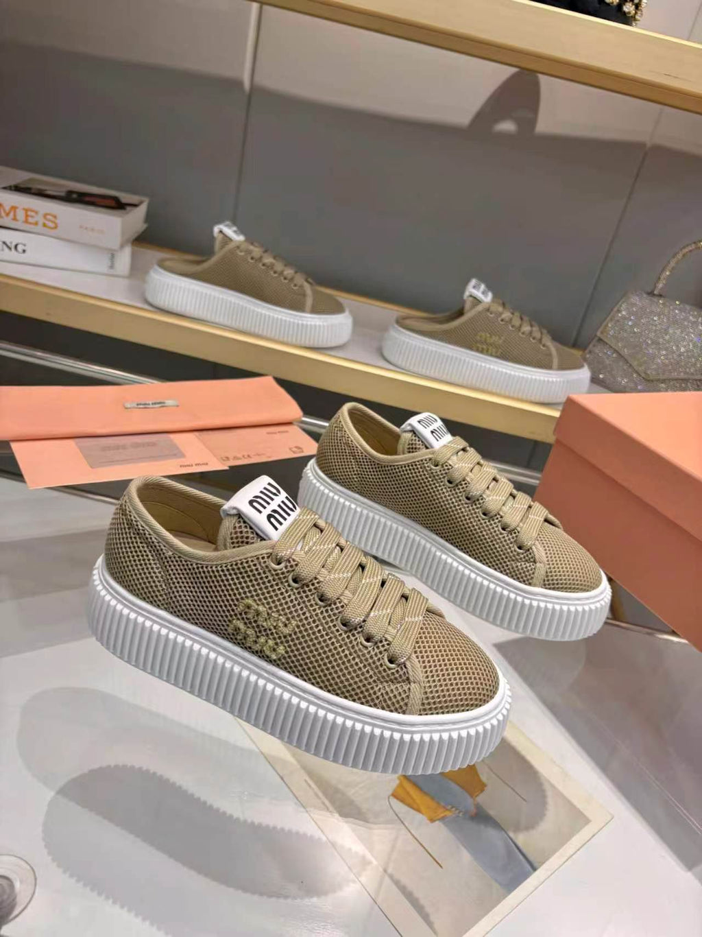 M-Sneakers