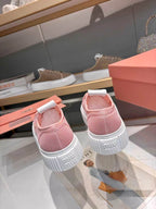 M-Sneakers