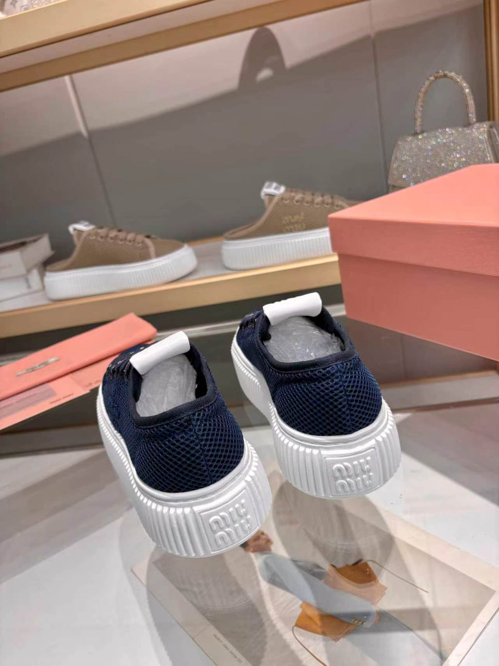 M-Sneakers