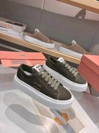 M-Sneakers