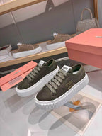 M-Sneakers