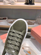 M-Sneakers
