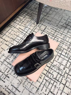 M-Sneakers