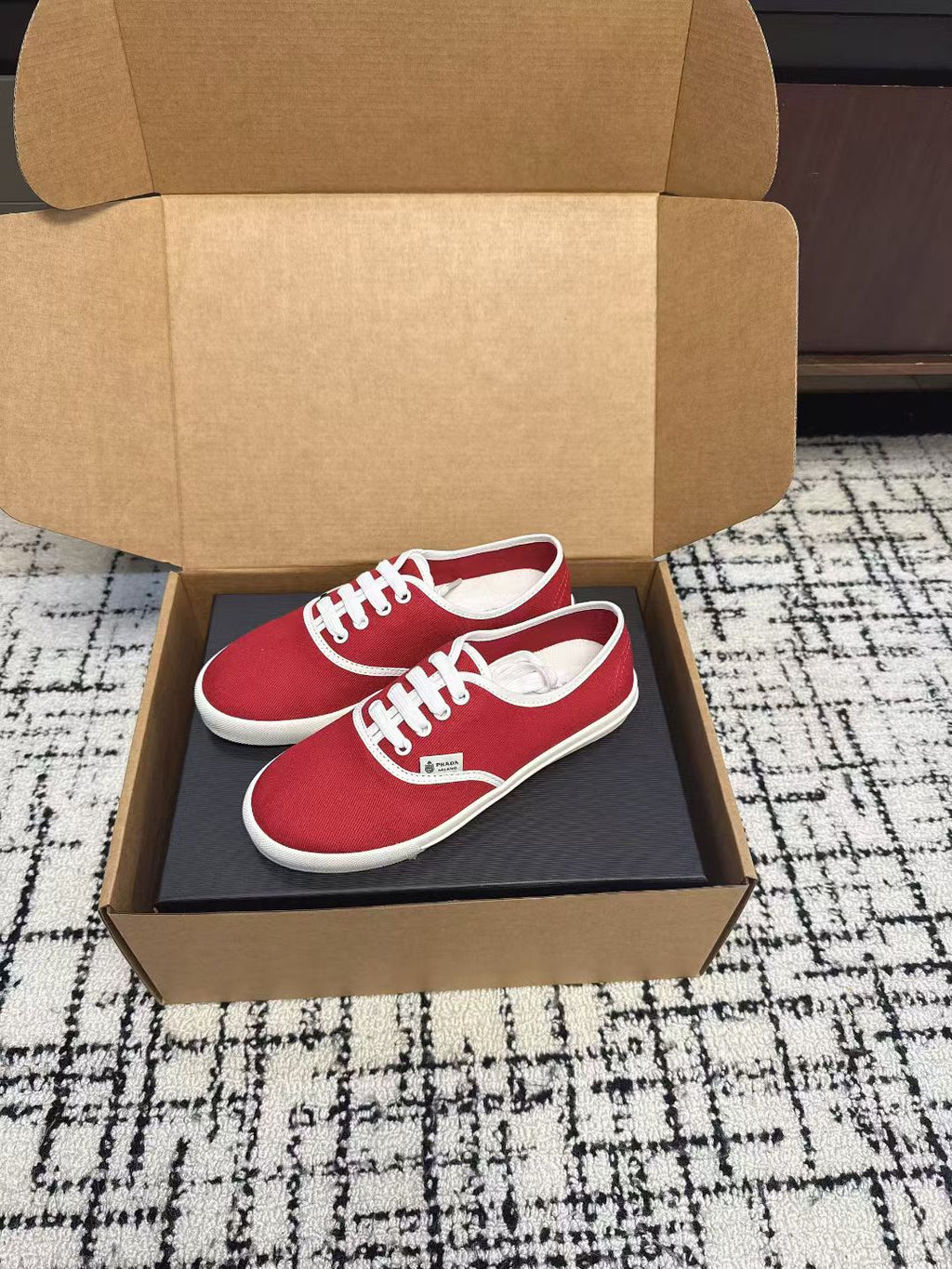 P-Sneakers