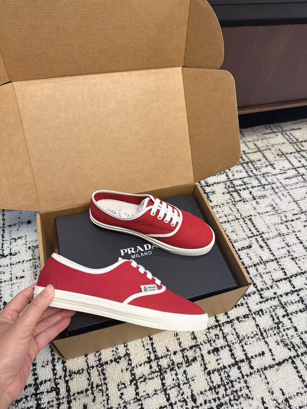 P-Sneakers