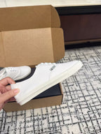 P-Sneakers