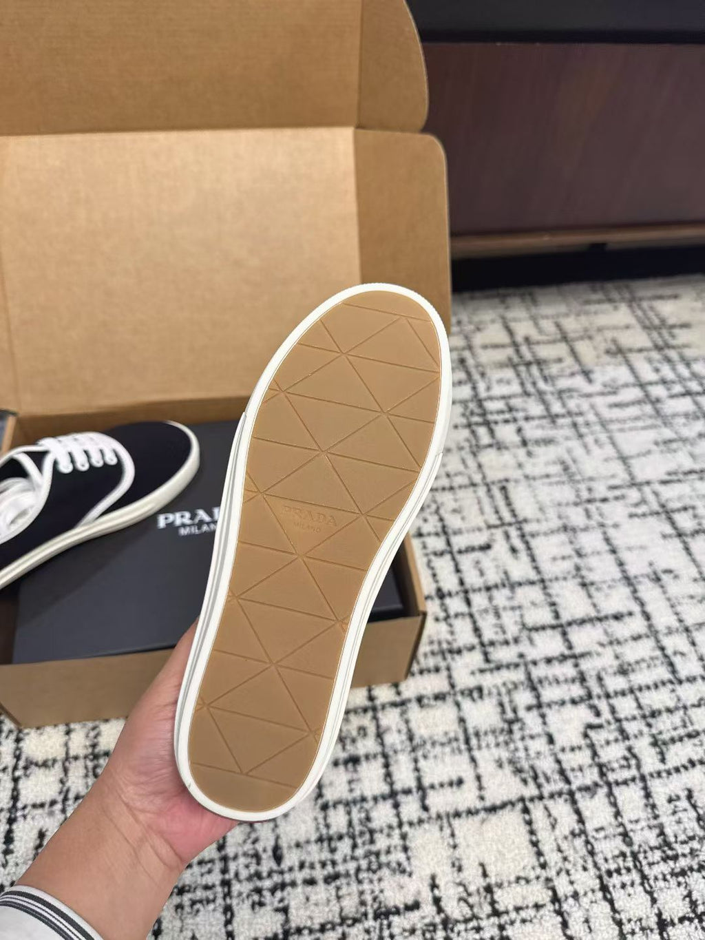 P-Sneakers