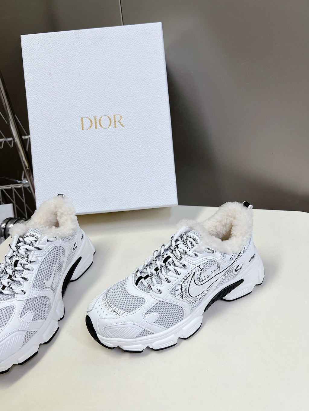 D-Sneakers