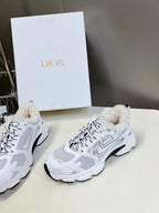 D-Sneakers