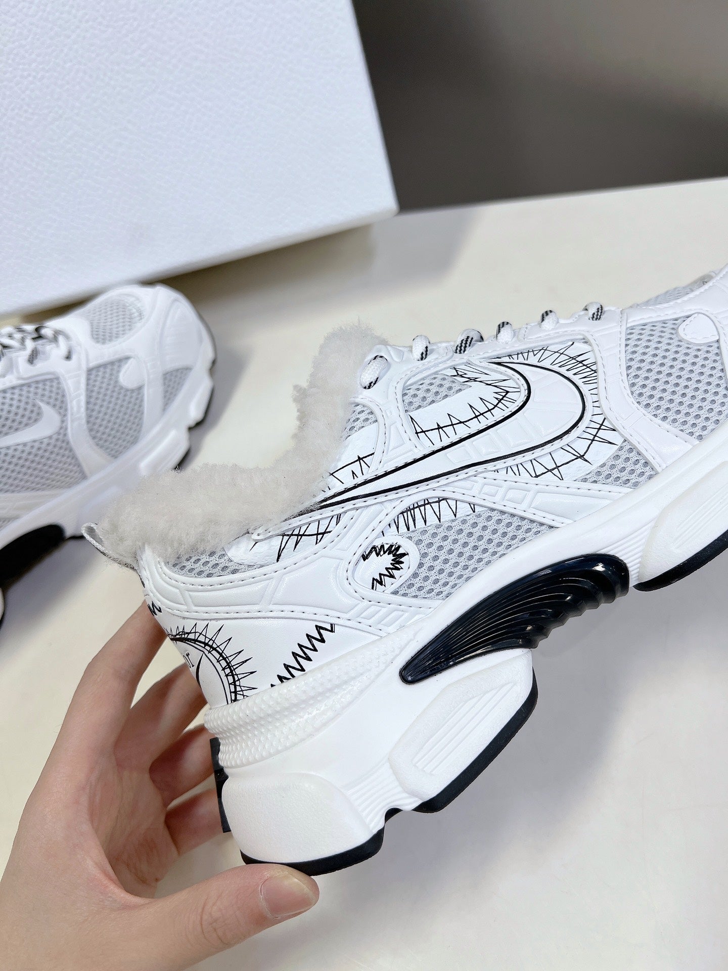 D-Sneakers