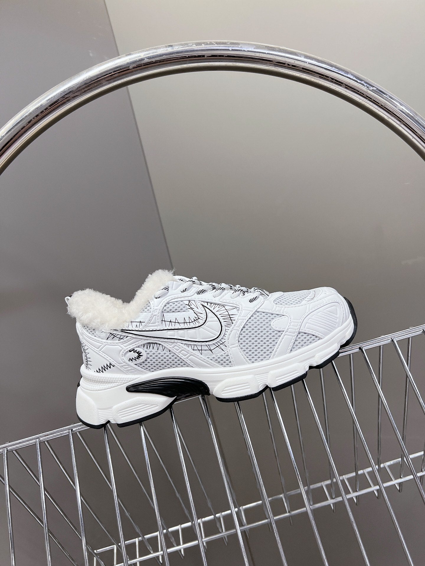 D-Sneakers
