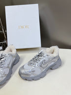 D-Sneakers