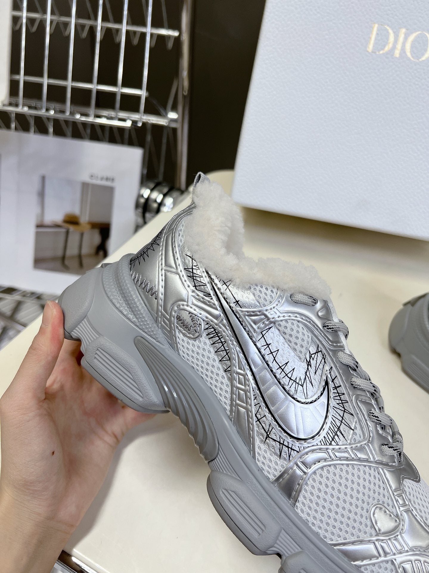 D-Sneakers