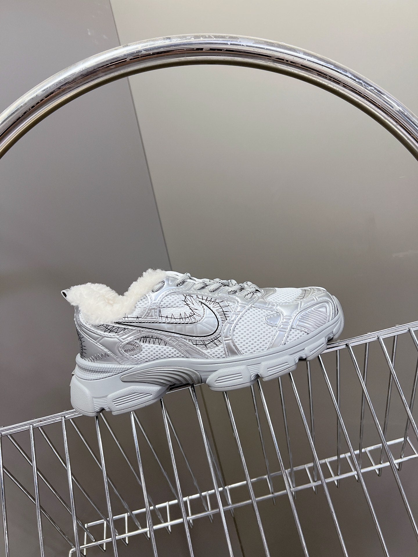 D-Sneakers