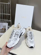 D-Sneakers