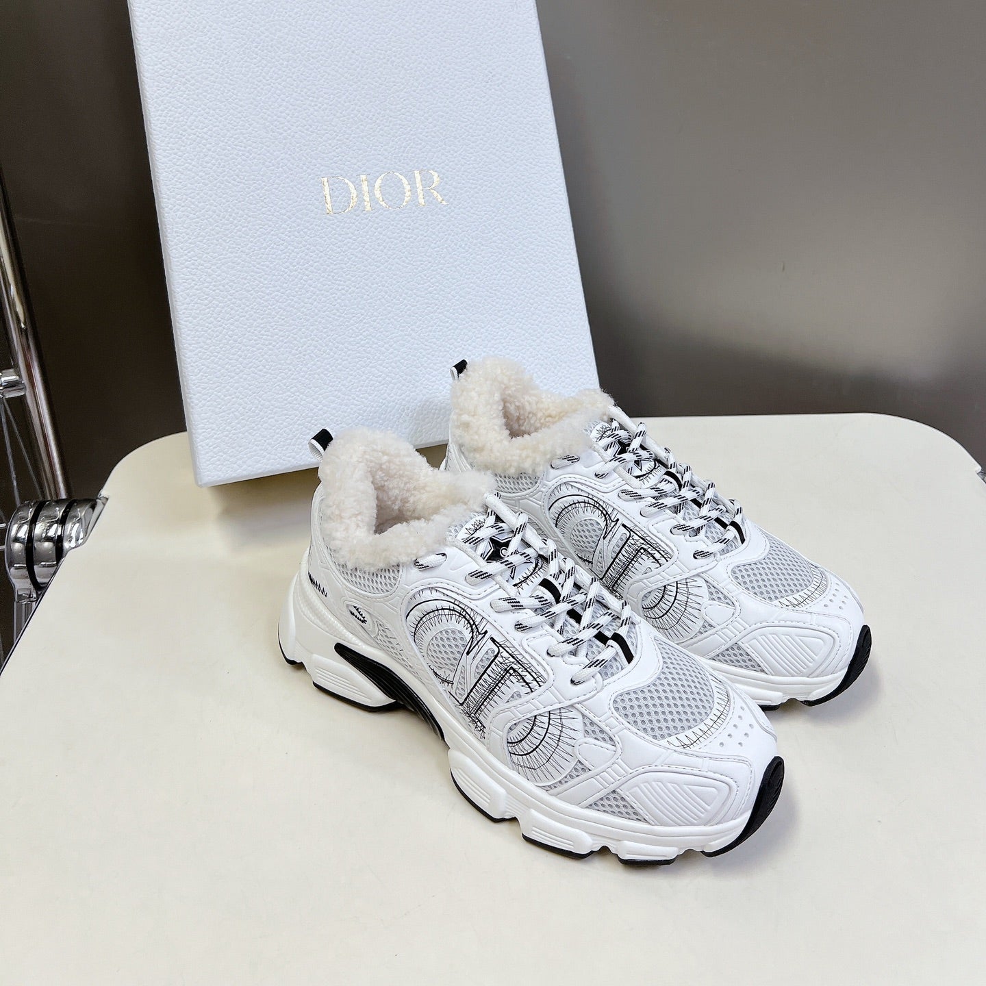 D-Sneakers