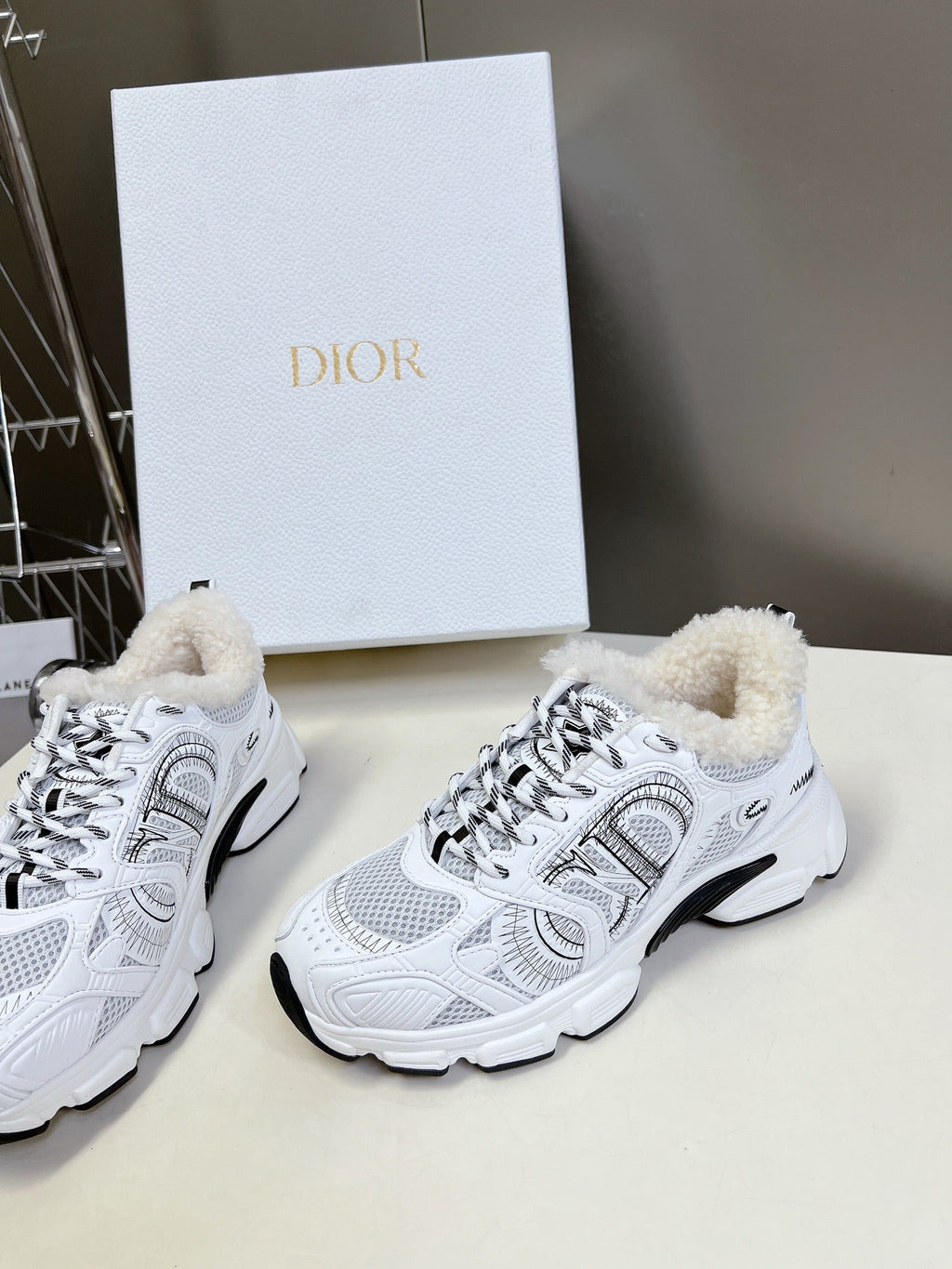 D-Sneakers