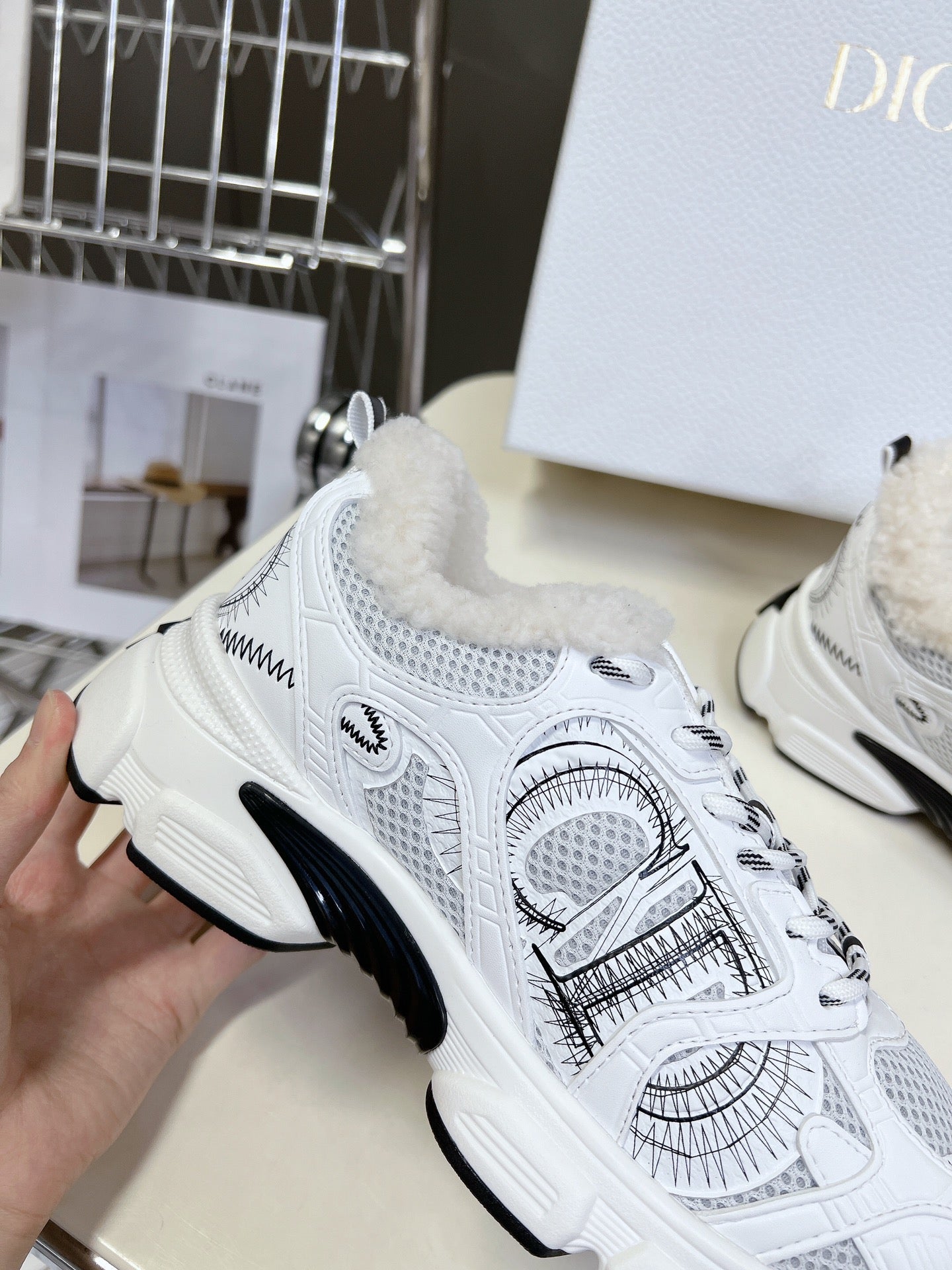 D-Sneakers