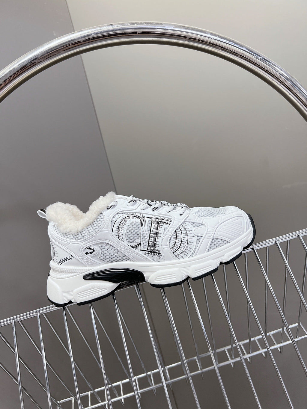 D-Sneakers