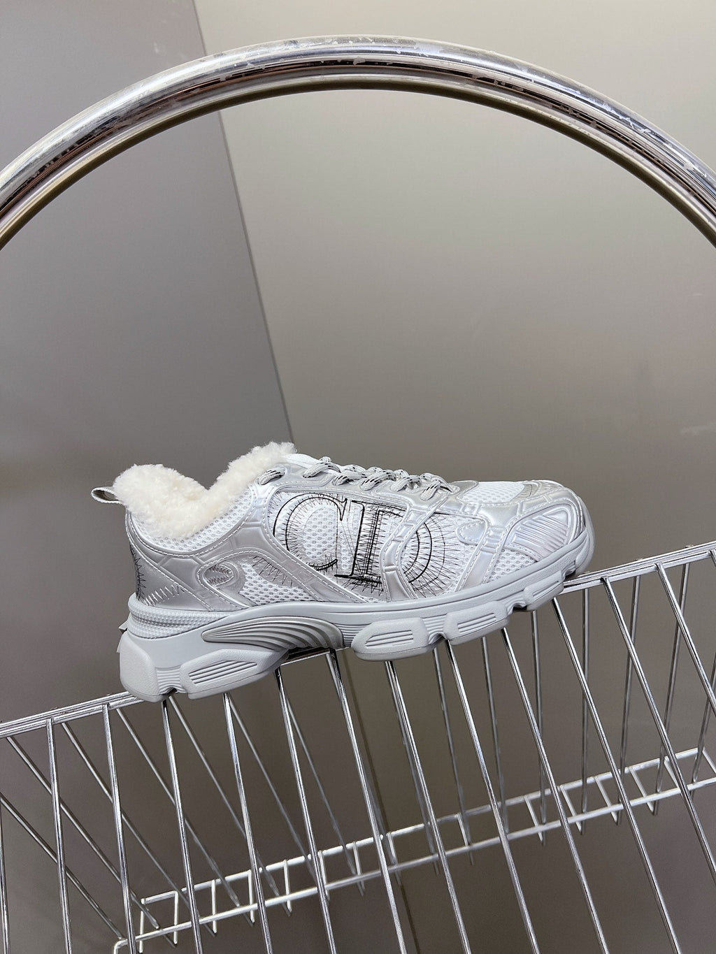 D-Sneakers