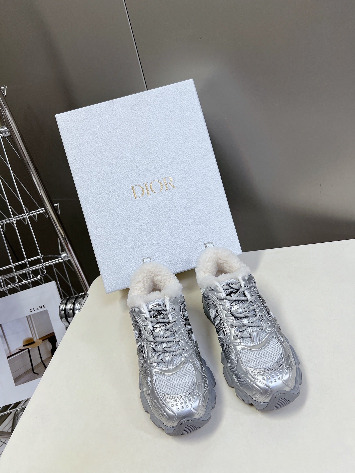 D-Sneakers