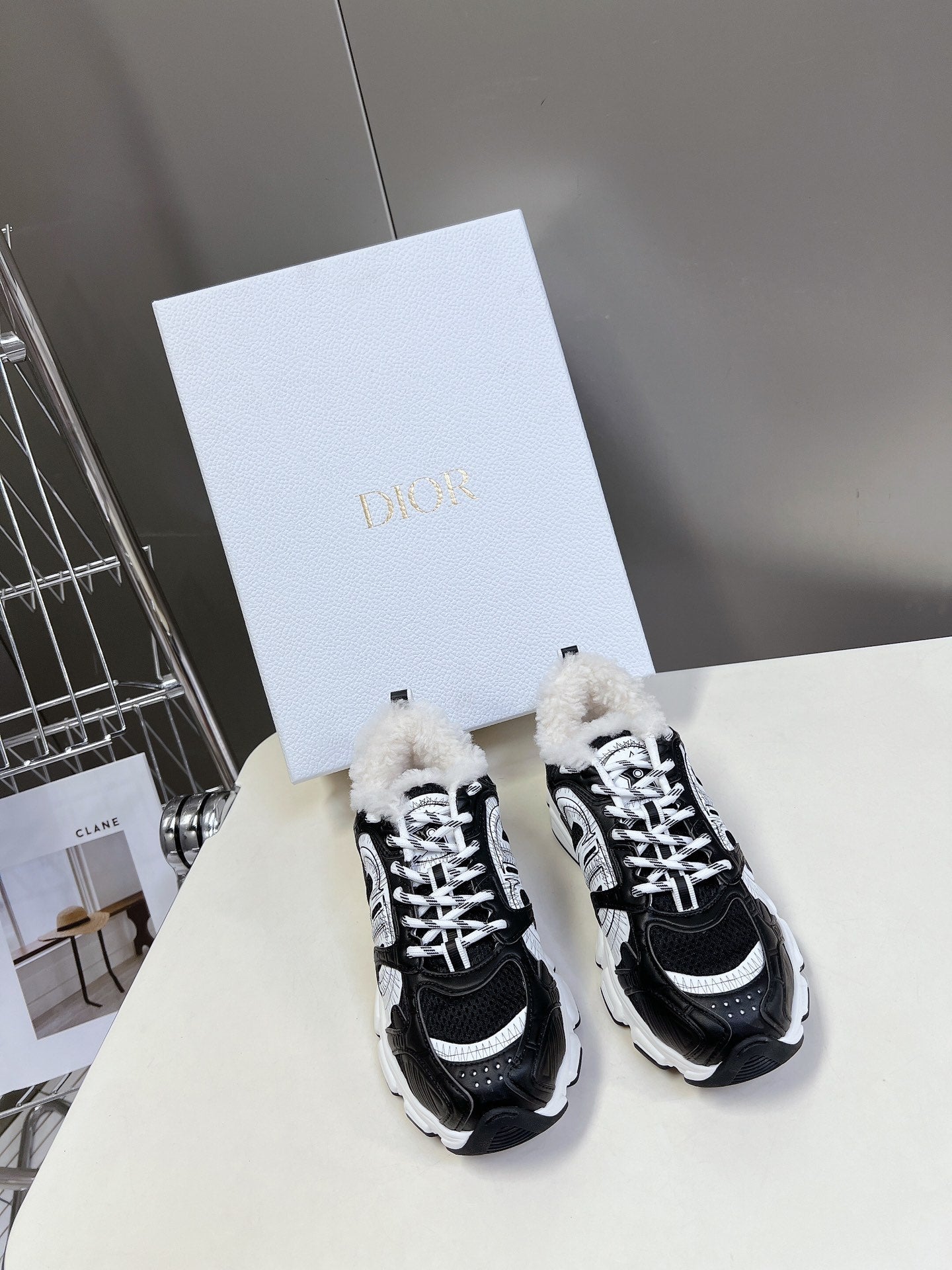 D-Sneakers