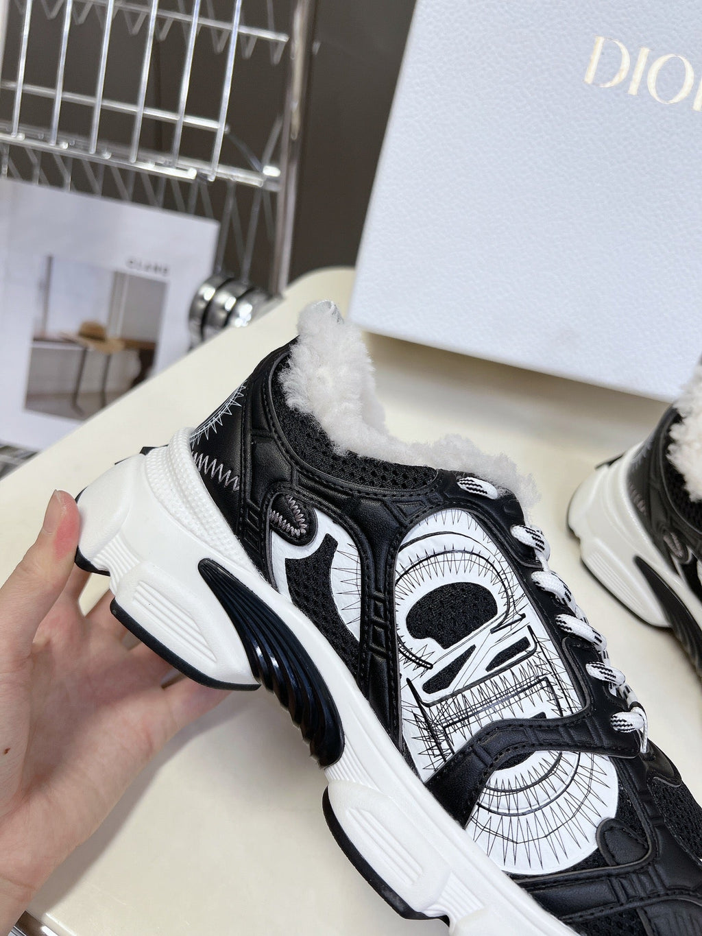D-Sneakers