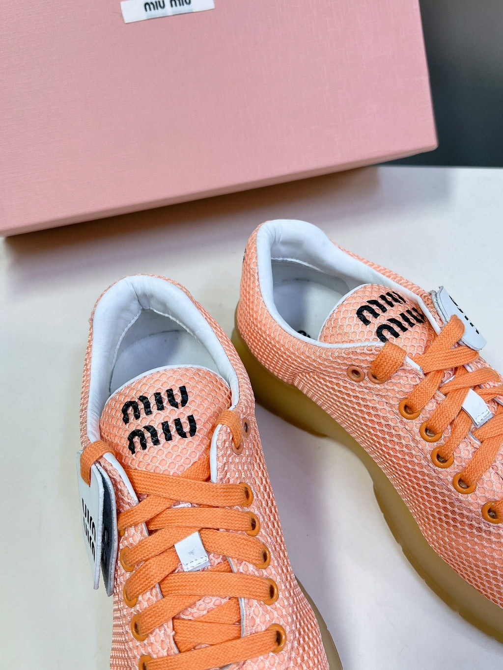 M-Sneakers
