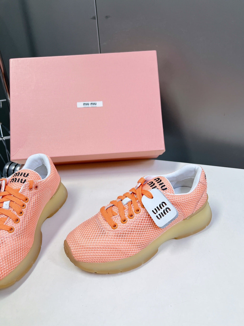 M-Sneakers