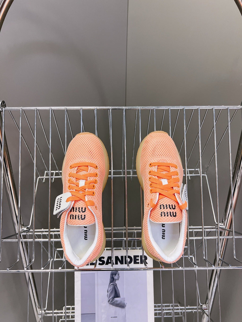 M-Sneakers