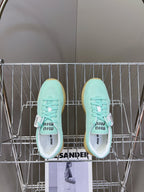 M-Sneakers